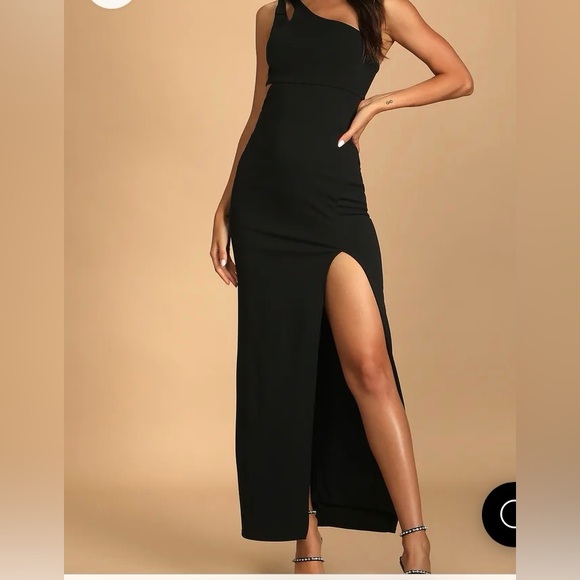 Lulus Dresses & Skirts - Lulus Black One Shoulder Cutout Dress, Size M